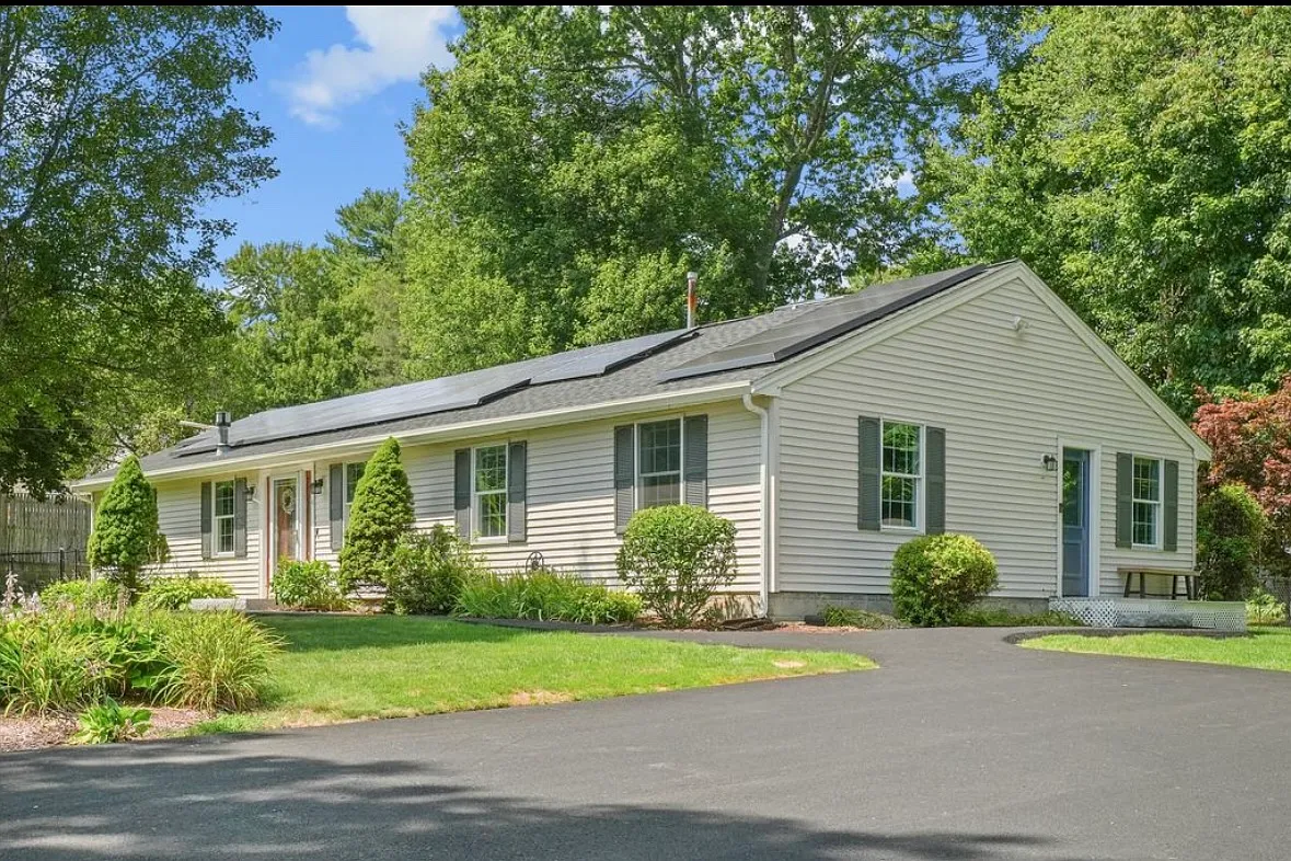 3 bed, 1608 sqft, $3,500 — Photo 2