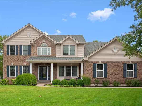 1465 Lake Knoll Dr, Lake Saint Louis, MO 63367