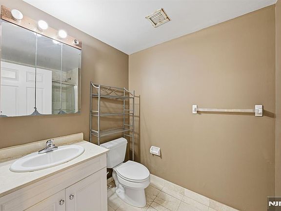 4th image of 100 Old Palisade Rd APT 2313