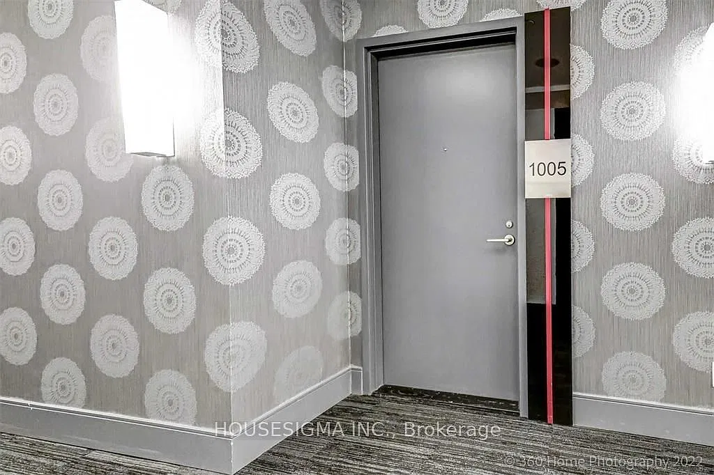 58 Orchard View Blvd — Photo 3