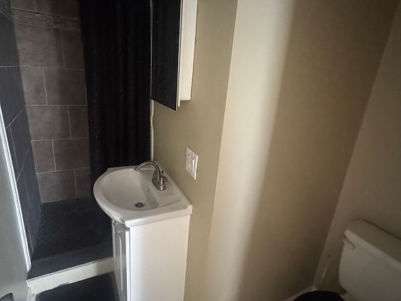 4th image of 3941 Boulevard Pl