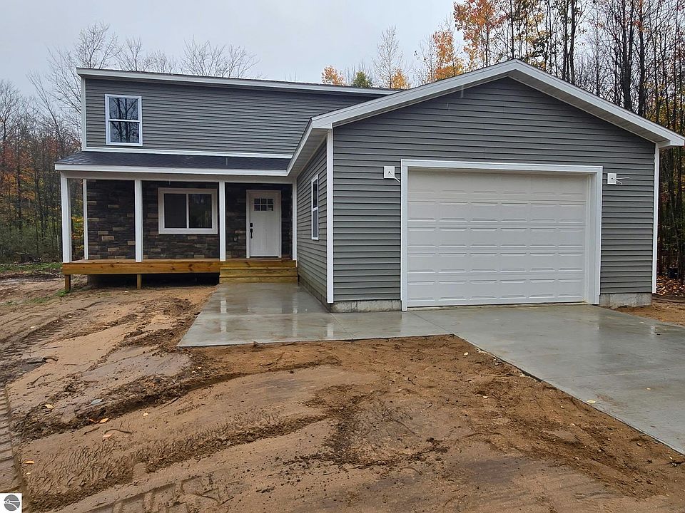 1st image of 135 Spring Valley Dr