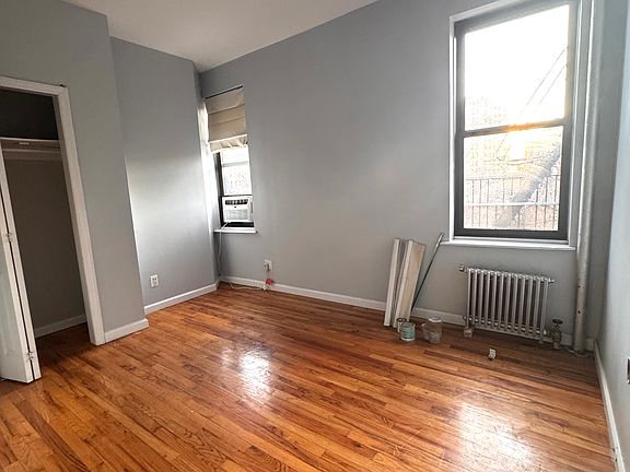 2nd image of 820 Riverside Dr APT 2I