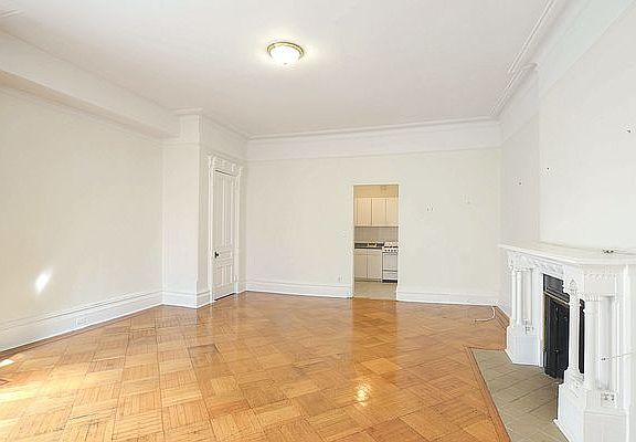 4th image of 124 E 72nd St APT 1R