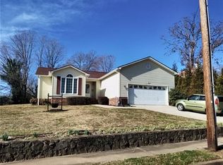 408 Kentwood St SW, Lenoir, NC 28645