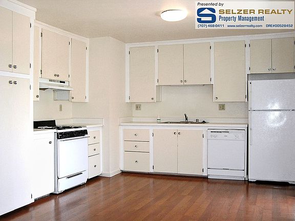 4th image of 195 Washington Ct APT D