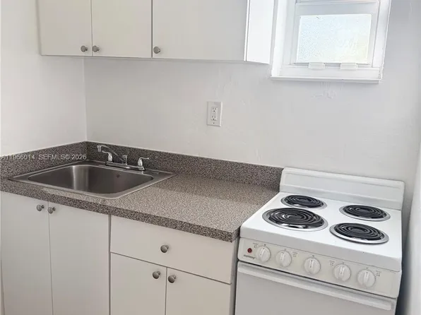 840 NW 10th St APT 3, Hallandale Beach, FL 33009