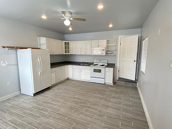 4th image of 1676 NW 22nd Ct #A