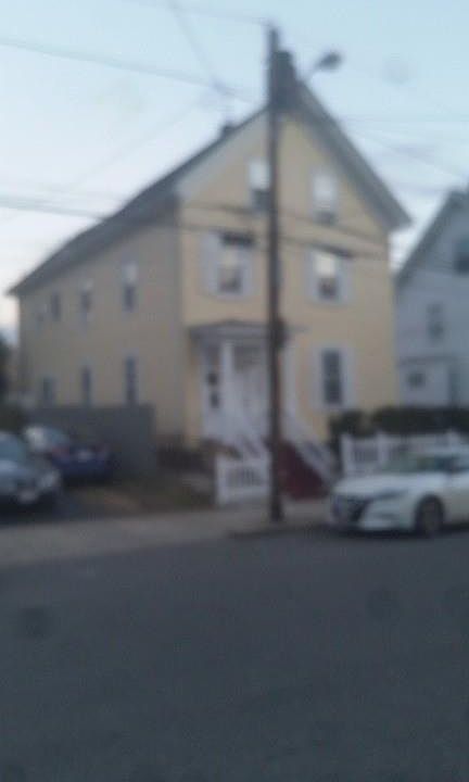 2nd image of 49 Kirtland St #2