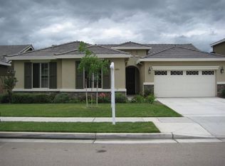 7033 E Ramona Way, Fresno, CA