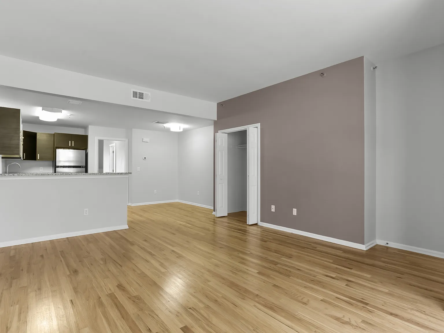 102 Lansdale Avenue Residential - Apt M — Photo 3