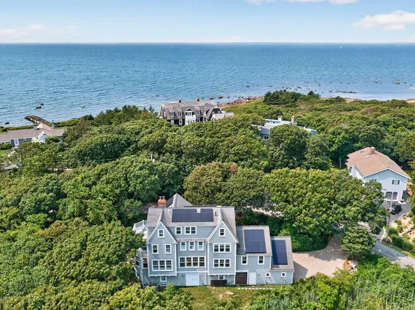 129 Racing Beach Avenue, Falmouth, MA 02540