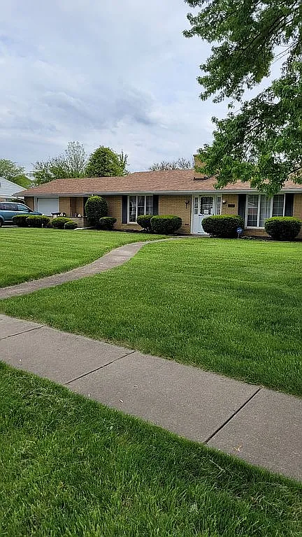 1697-1699 Edgewood Dr photo 1