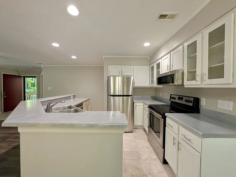 311 New Kent Pl — Photo 8