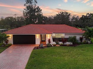 3374 Sea View St, Sarasota, FL 34239