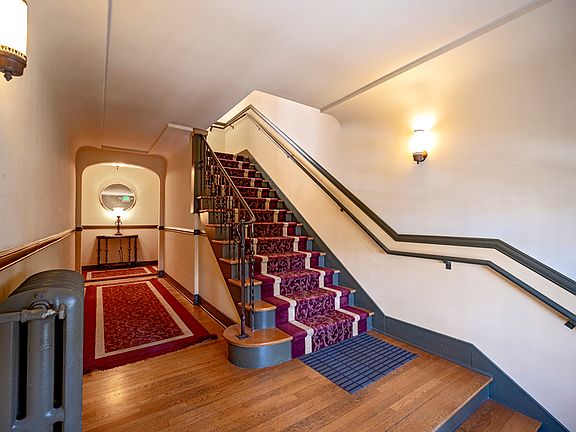 4th image of 2634 Franklin Ave E APT 302