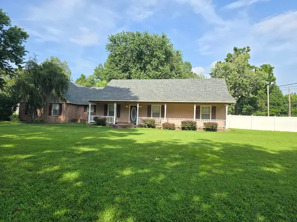 1006 Parker St, Paris, AR 72855