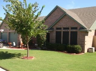 1701 Del Simmons Dr, Edmond, OK 73003
