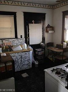 2nd image of 174 W La Clede Ave