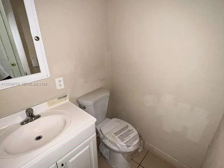 4625 NW 9th Dr #4625 — Photo 5