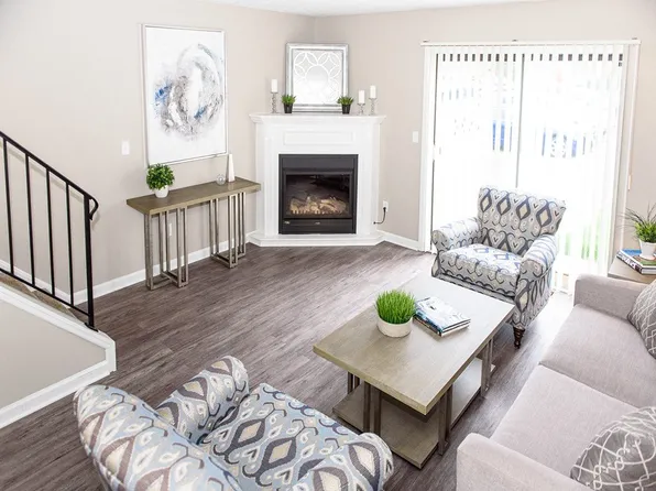 Chartwell Townhouse Apartments, 1 Chartwell Ct, Rochester, NY 14618