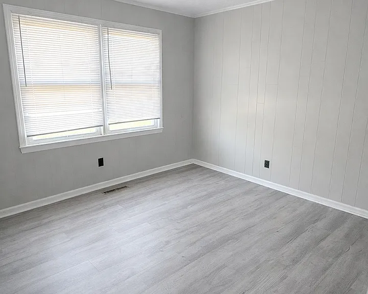152 Leonard Dr — Photo 8