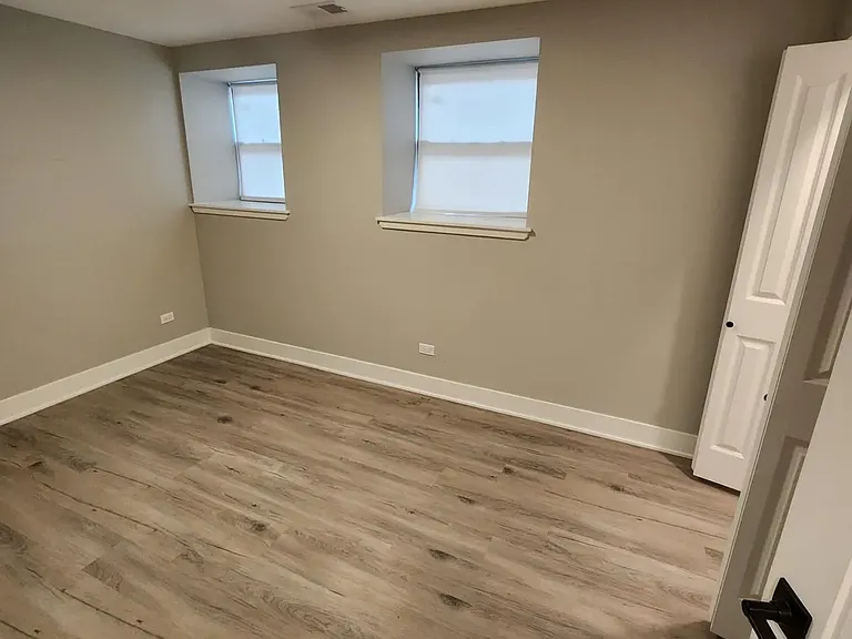 3611 N Greenview Ave #BASEMENT — Photo 2