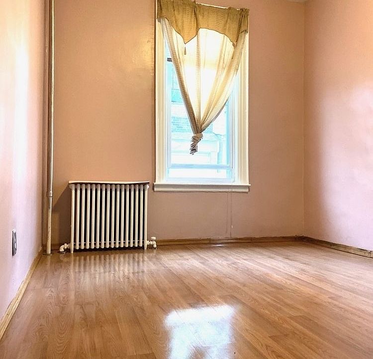 1st image of 2572 45th St #1