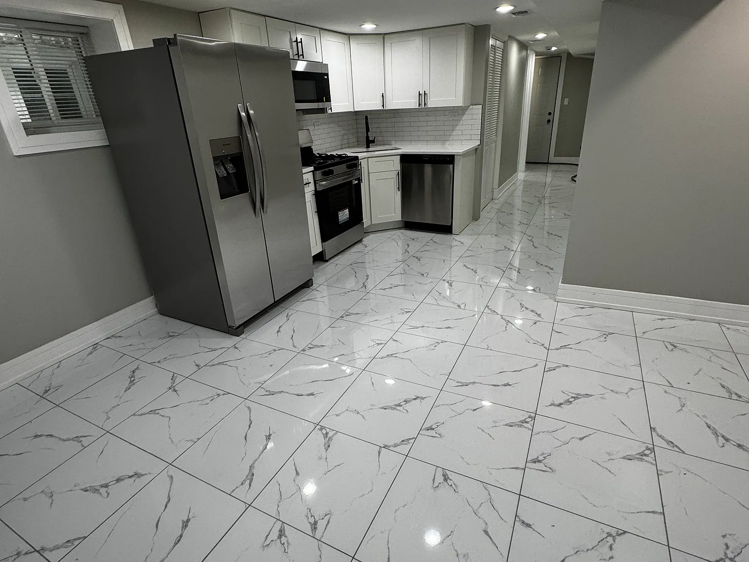 2 bed, 820 sqft, $1,800 — Photo 3