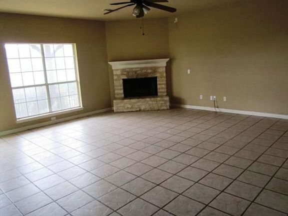 4th image of 22336 Briarcliff Dr