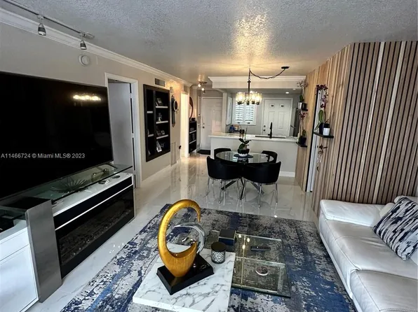 3725 NE 169th St APT 310, North Miami Beach, FL 33160