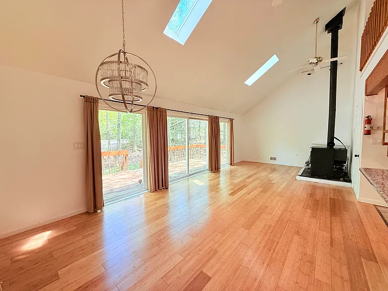 111 Red Maple Ln — Photo 10