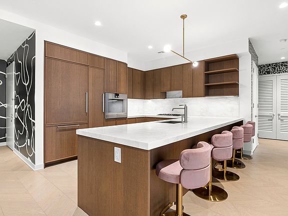 3rd image of 115 York St #3E