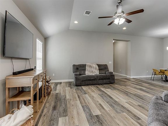 5th image of 12496 Lakota Dr