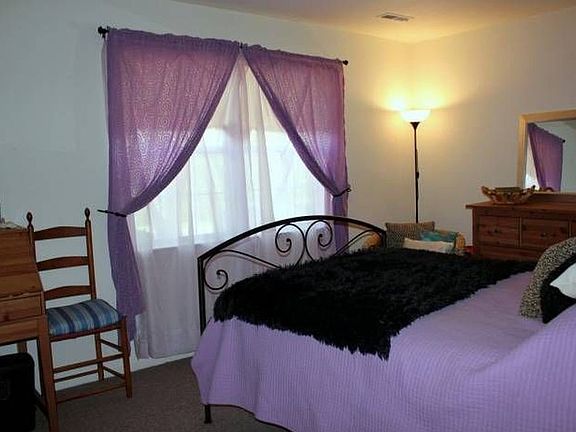 Master Bedroom w/FB