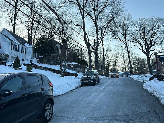 4th image of 55 Greenwood Ave