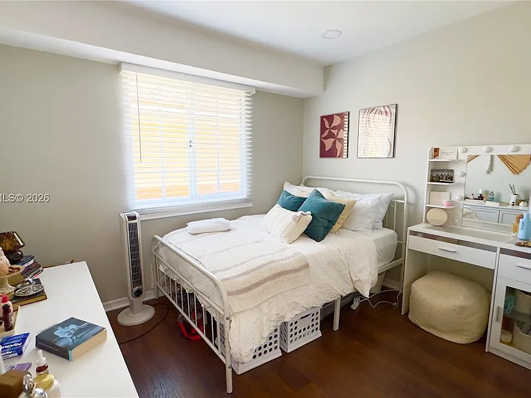 2845 NE 185th St #908 — Photo 13