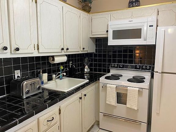2nd image of 70 Tilford D #70
