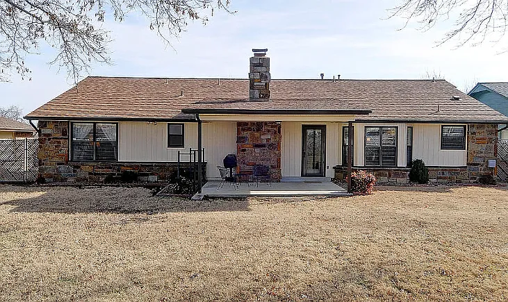 1814 S 84th Ave E — Photo 3