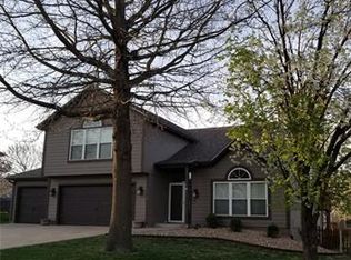 1517 Colt Cir, Raymore, MO 64083