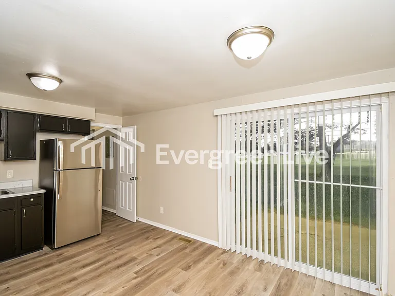 10415 Chris Dr — Photo 4