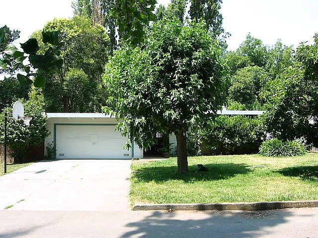 18503 Madison Ave photo 1