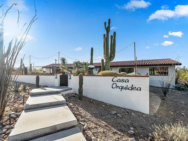 2640 E Camino La Zorrela — Photo 3