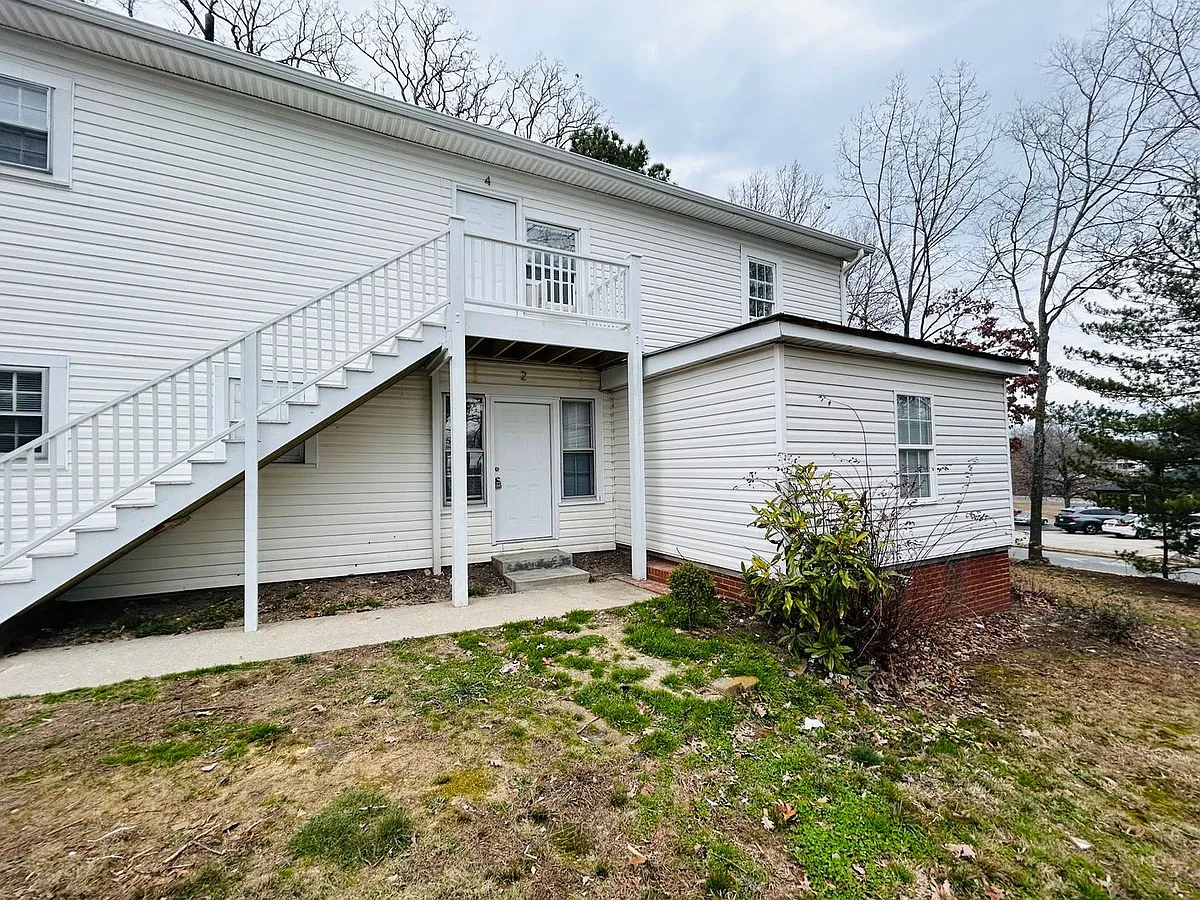 Building Photo - 308 W Kivett St