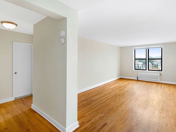 2nd image of 4242 80th St APT 4V
