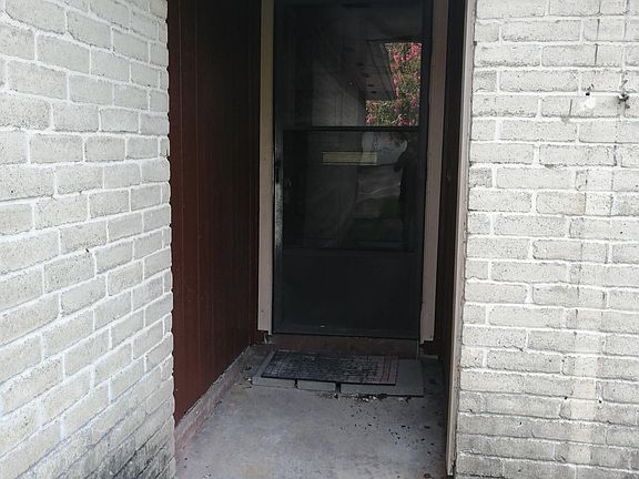5th image of 1402 Twining Oaks Ln