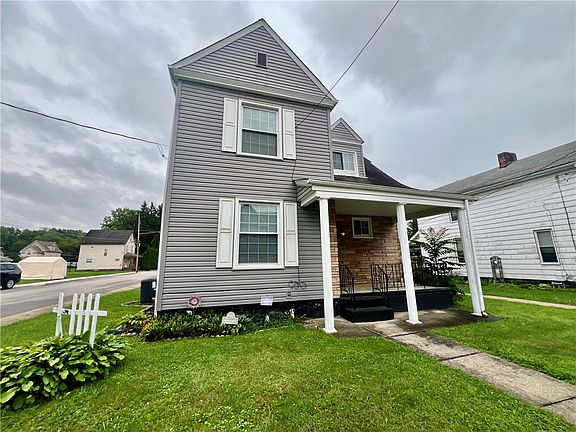 2nd image of 920 Dewey Ave