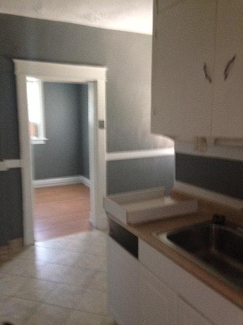 Eat-In Kitchen