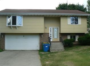 7462 Wright St, Merrillville, IN 46410