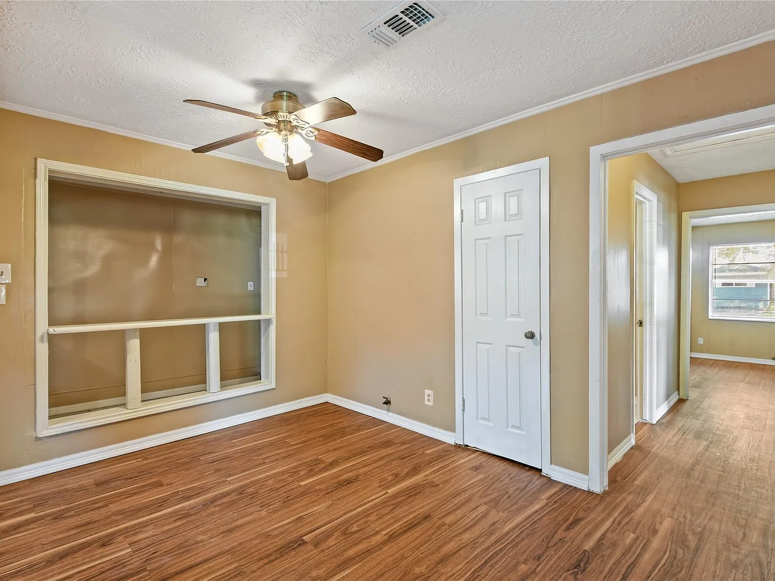 3 bed, 1.0 bath, 1488 sqft, $1,750 — Photo 4